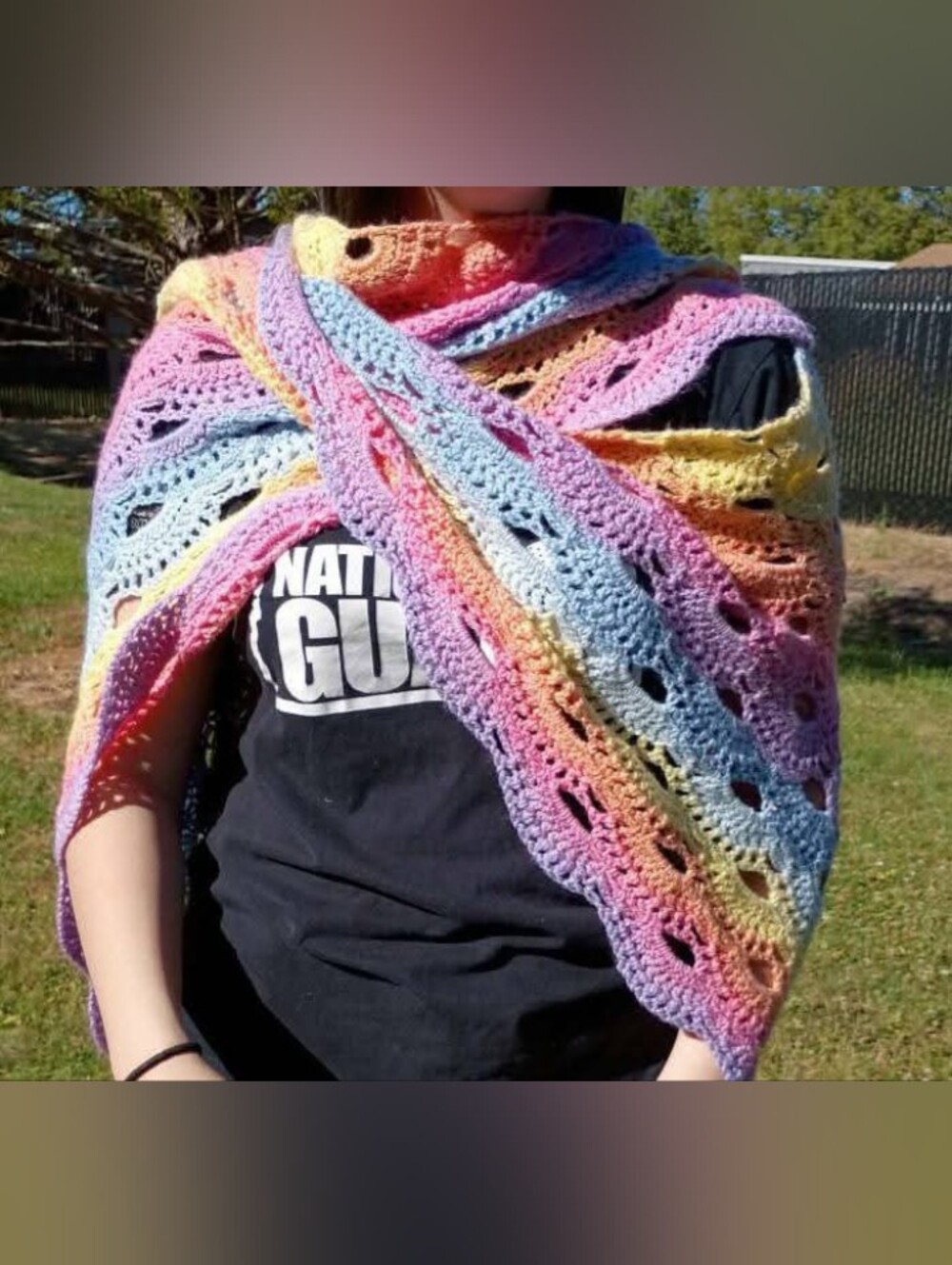 Handcrafted lightweight triangle shawl wrap - Picture 7 of 7